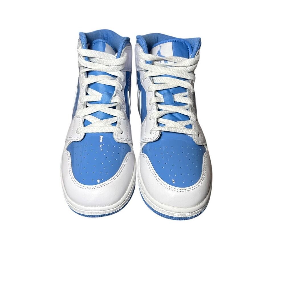 Nike Air Jordan 1 Mid SE White Carolina Powder Blue UNC Sneakers Size 7 - Picture 2 of 5